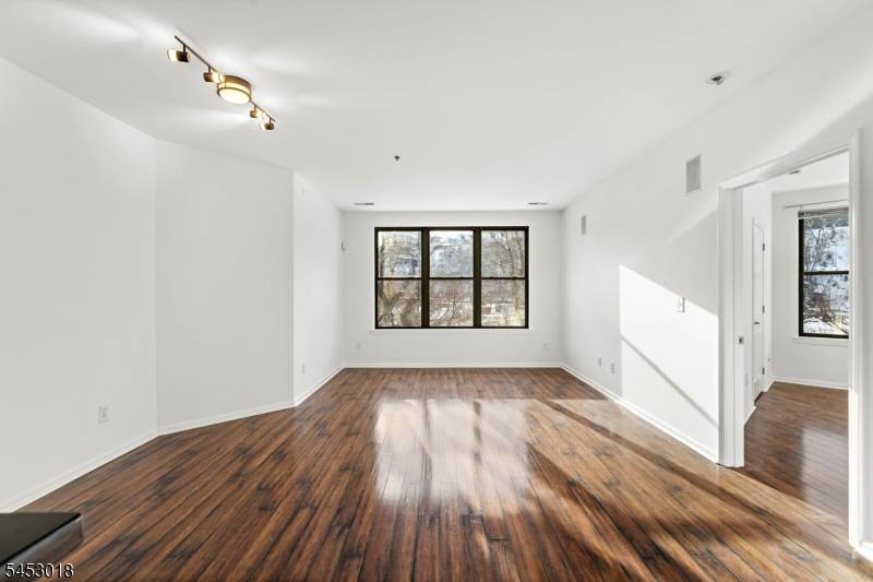 24 Ave At Port Imperial, West New York Town, NJ 07093