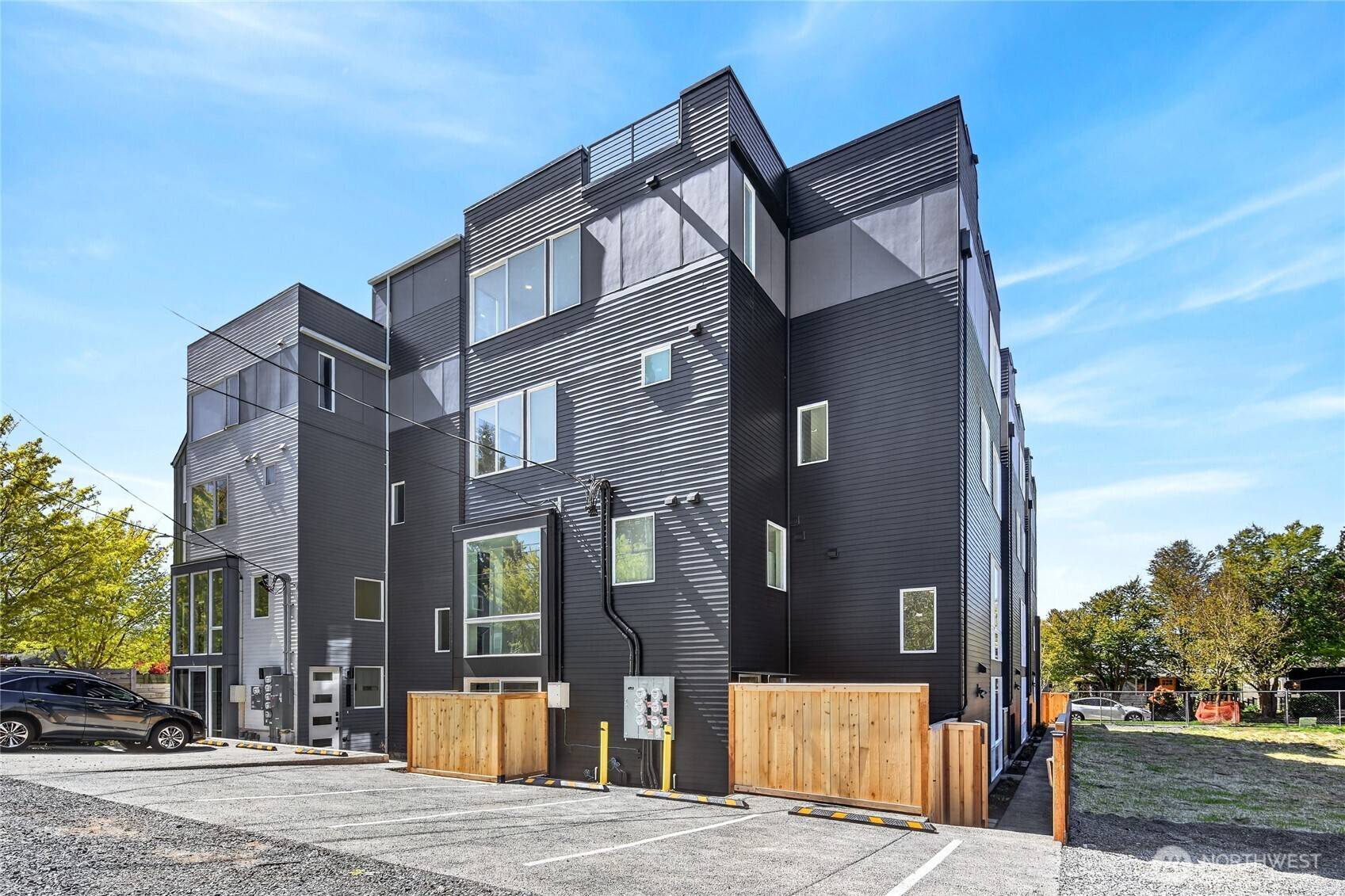 6318 41st AVE SW #4, Seattle, WA 98136