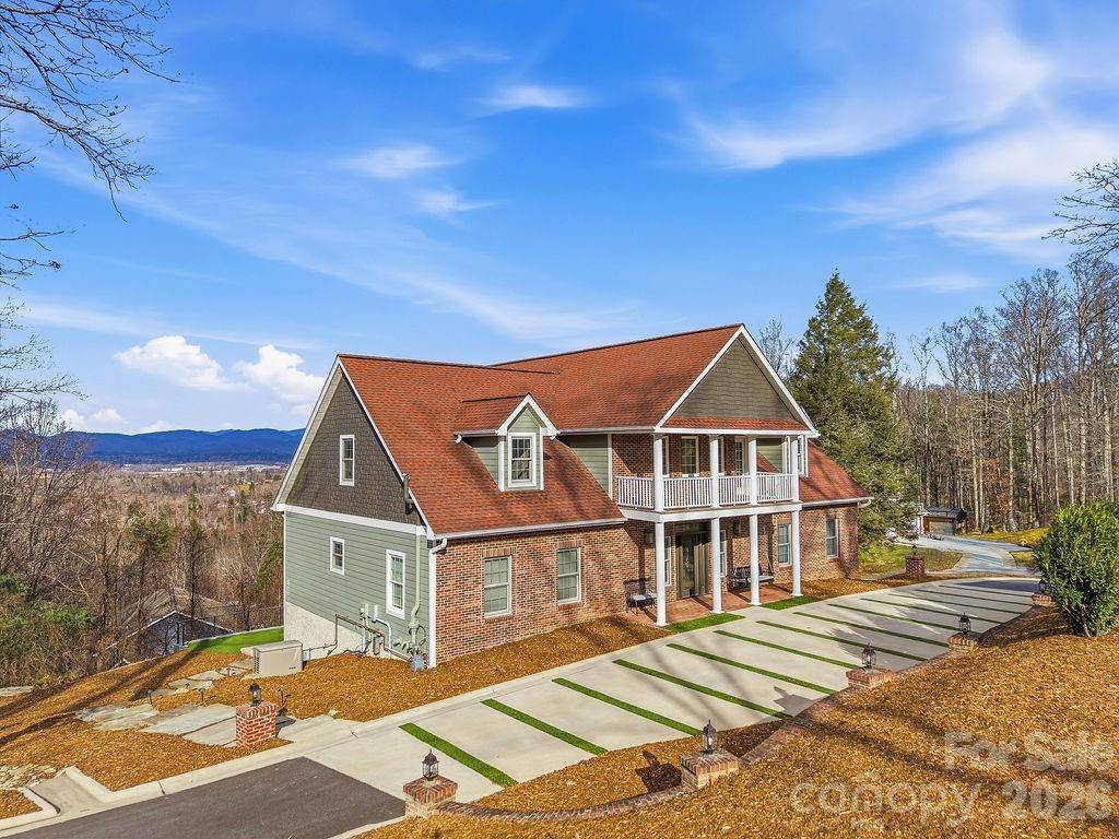 38 Sweetwater Oaks DR, Fletcher, NC 28732