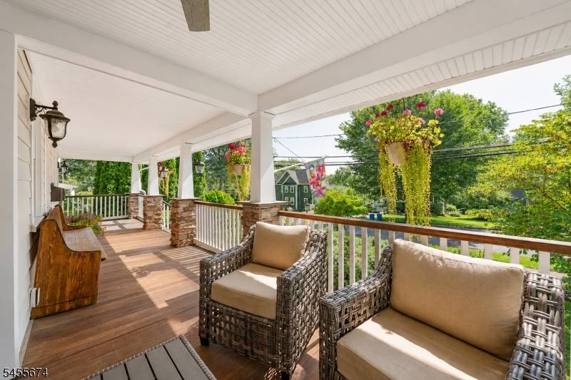 152 Hillside Ave, Chatham Boro, NJ 07928