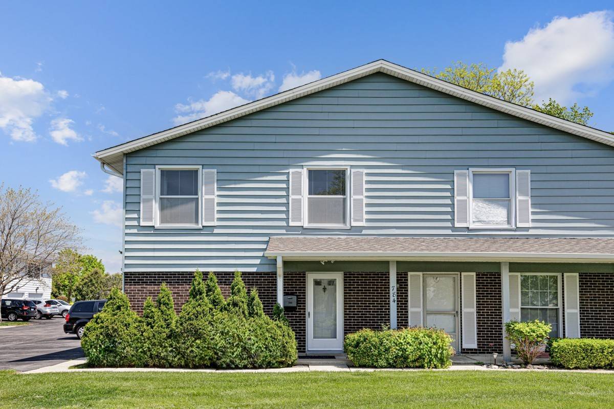 784 Leicester RD #784, Elk Grove Village, IL 60007