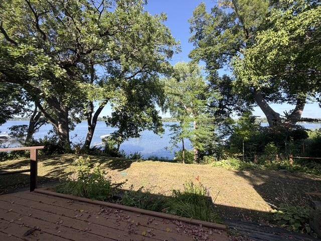 168 Peninsula RD, Medicine Lake, MN 55441