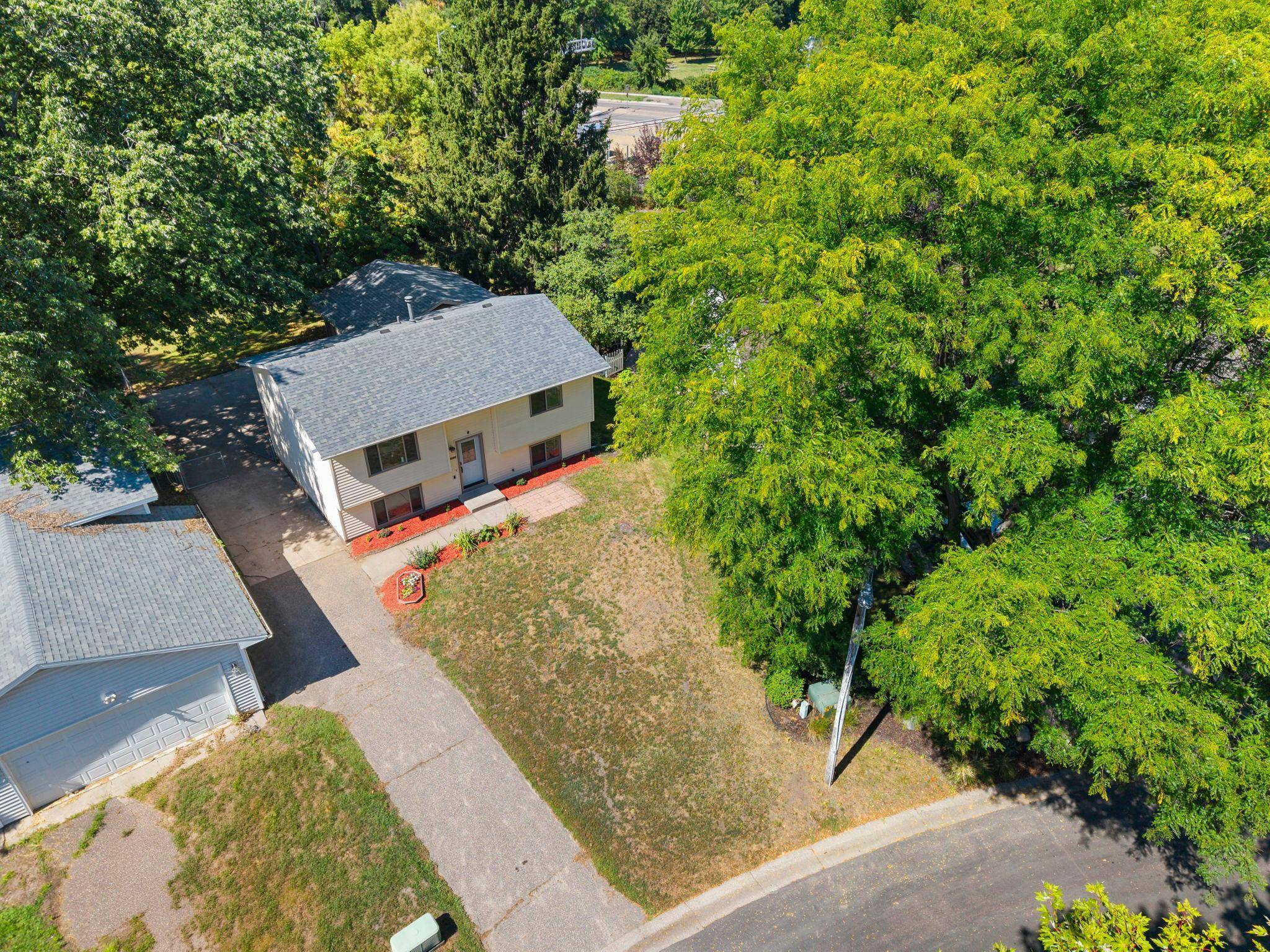 10560 Unity ST NW, Coon Rapids, MN 55433