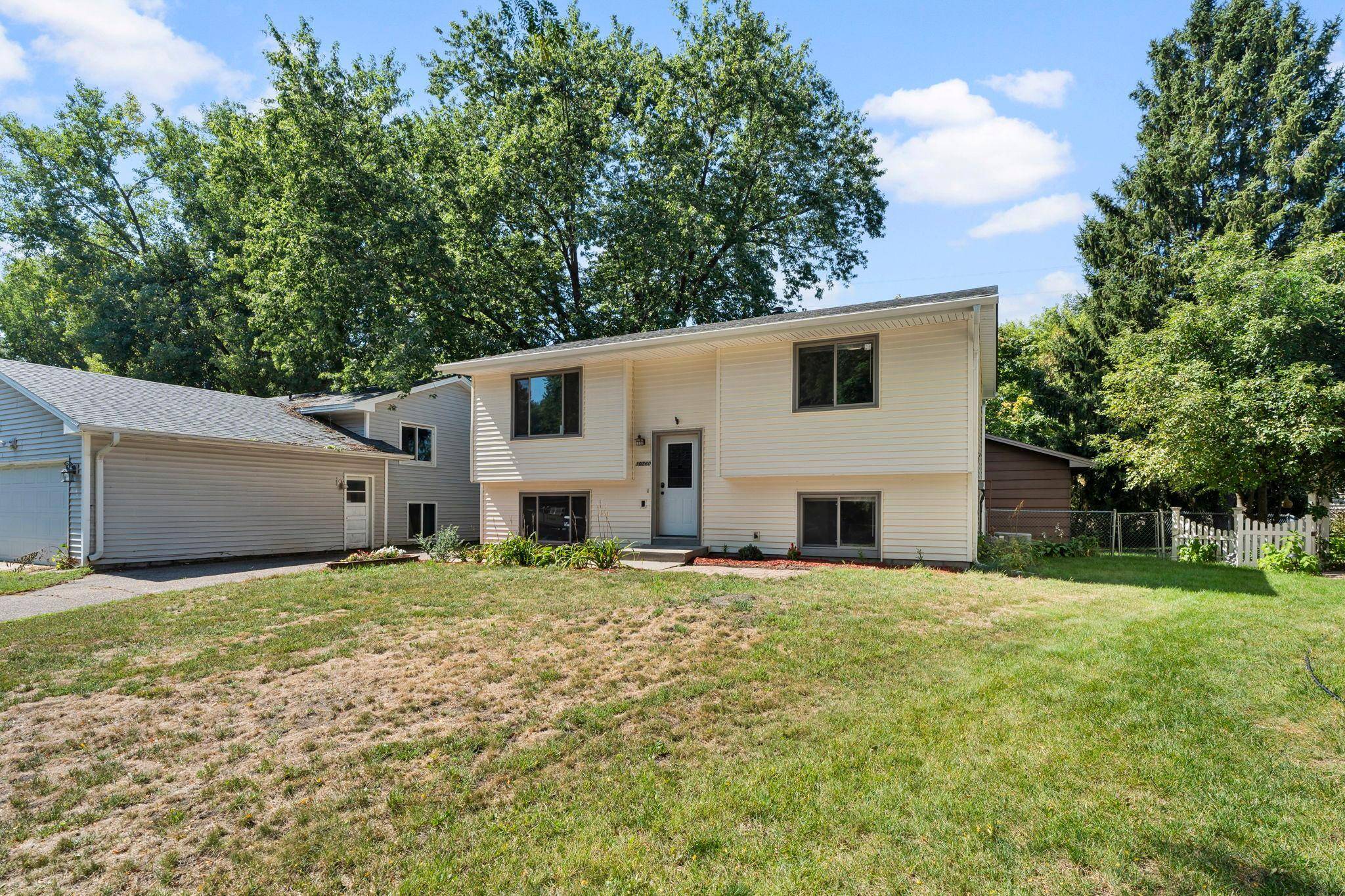10560 Unity ST NW, Coon Rapids, MN 55433