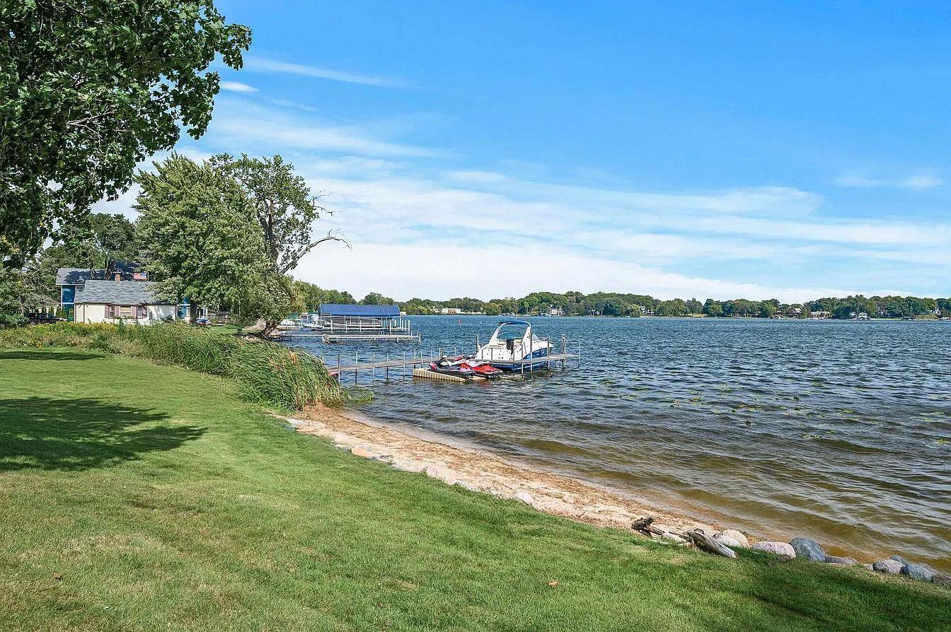 3705 Shore DR N, Wayzata, MN 55391