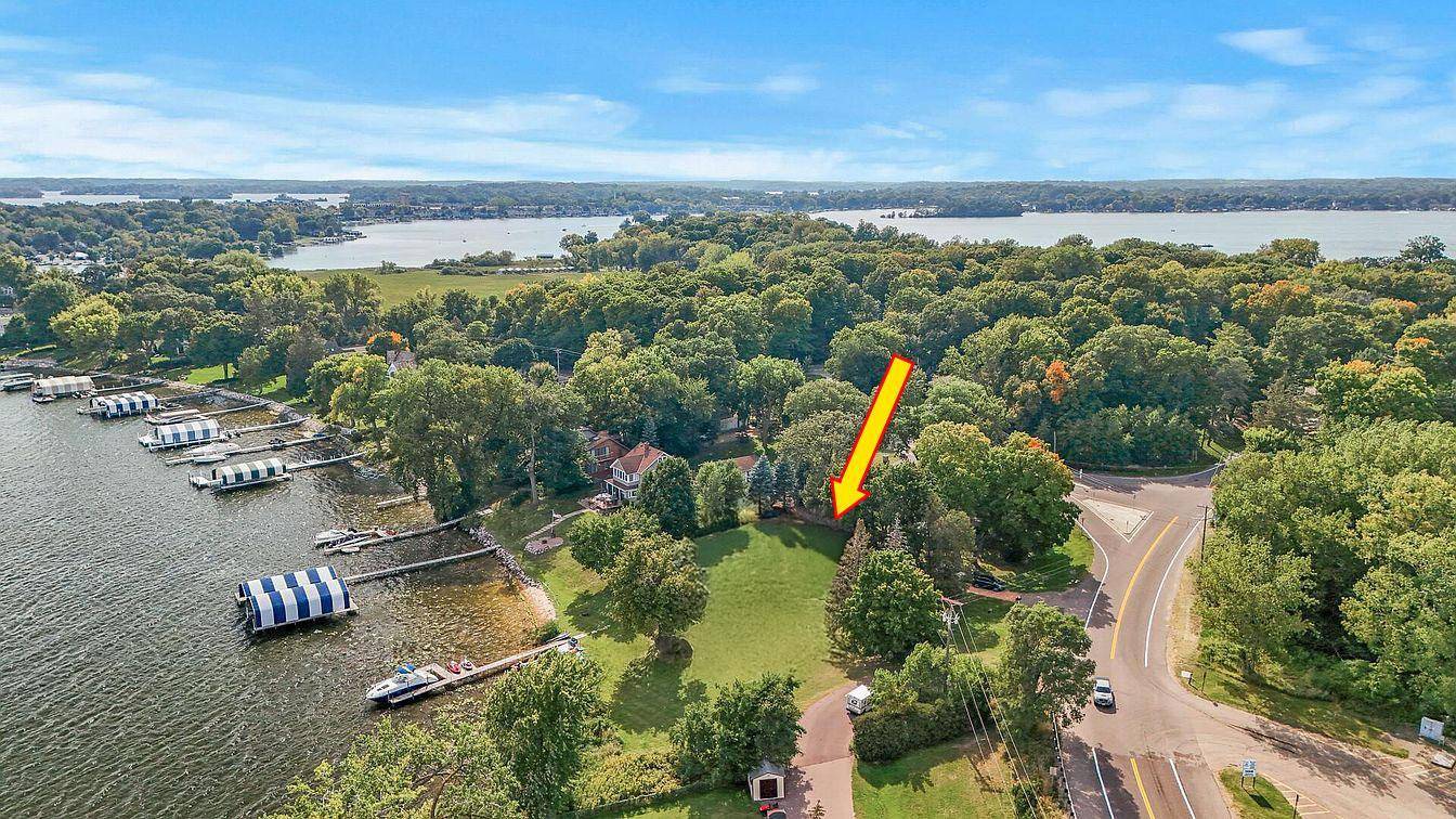3705 Shore DR N, Wayzata, MN 55391
