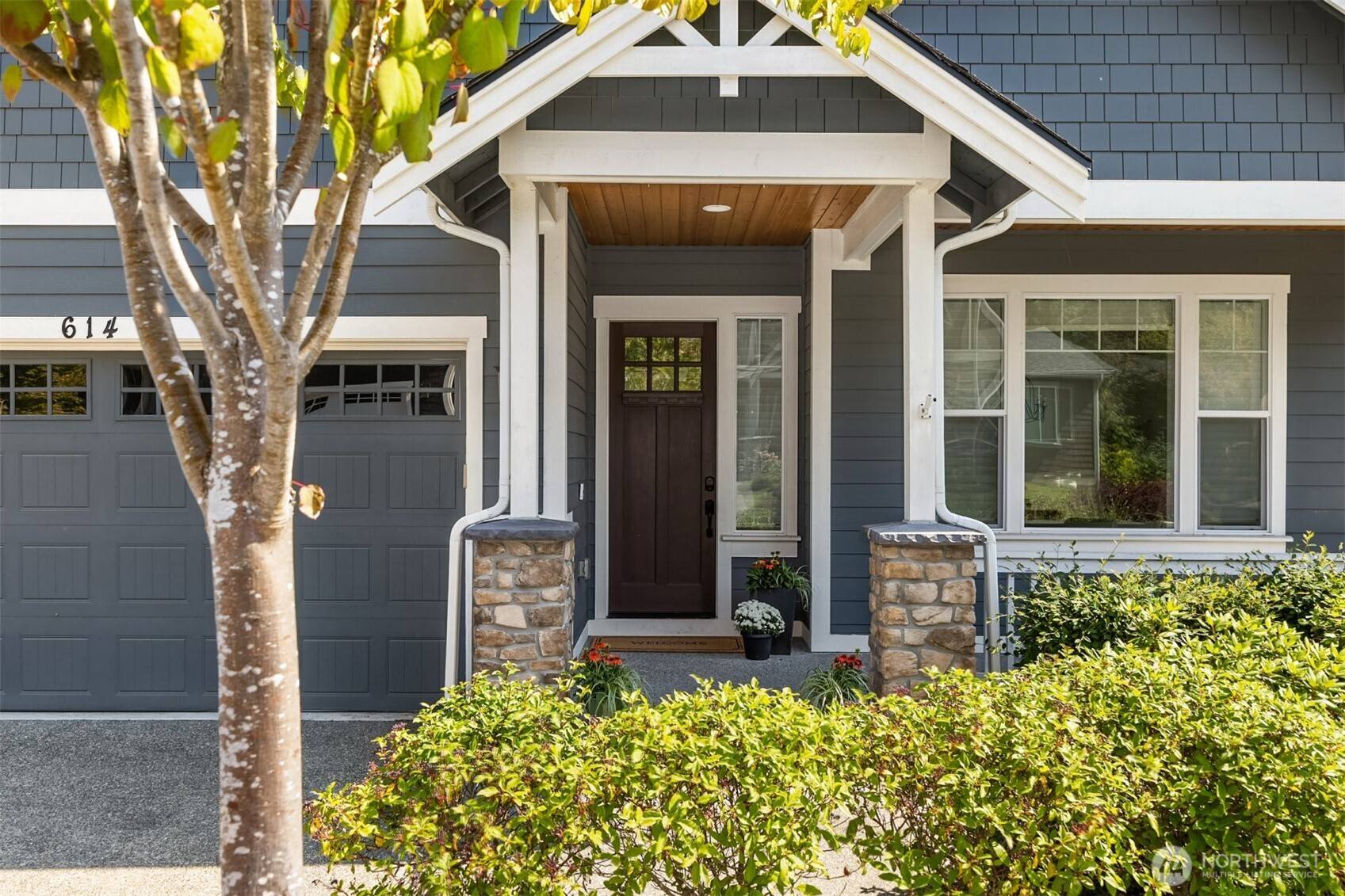 614 Landmark CT NE, Bainbridge Island, WA 98110
