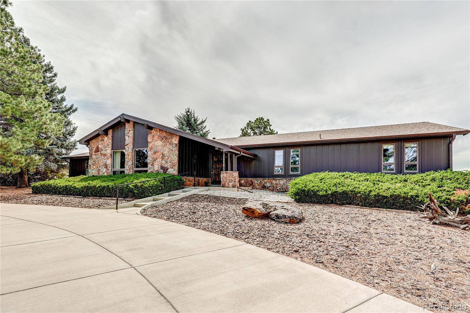 7070 W Pineview DR, Littleton, CO 80125