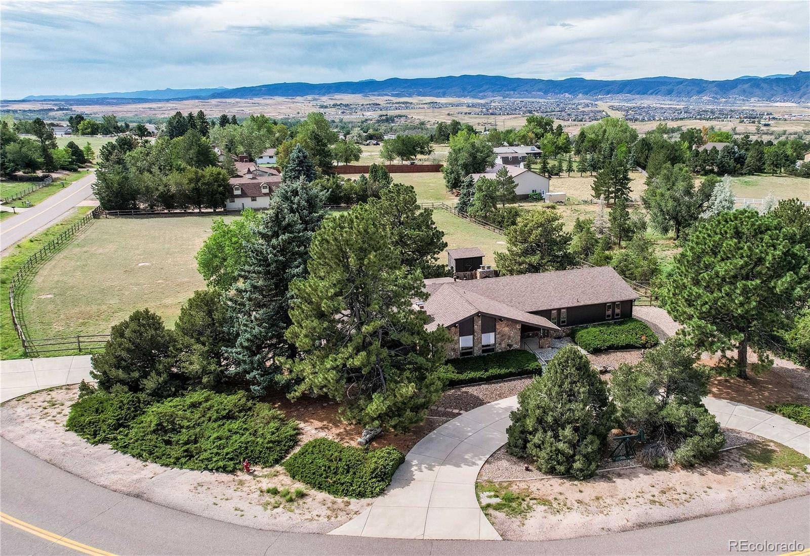 7070 W Pineview DR, Littleton, CO 80125