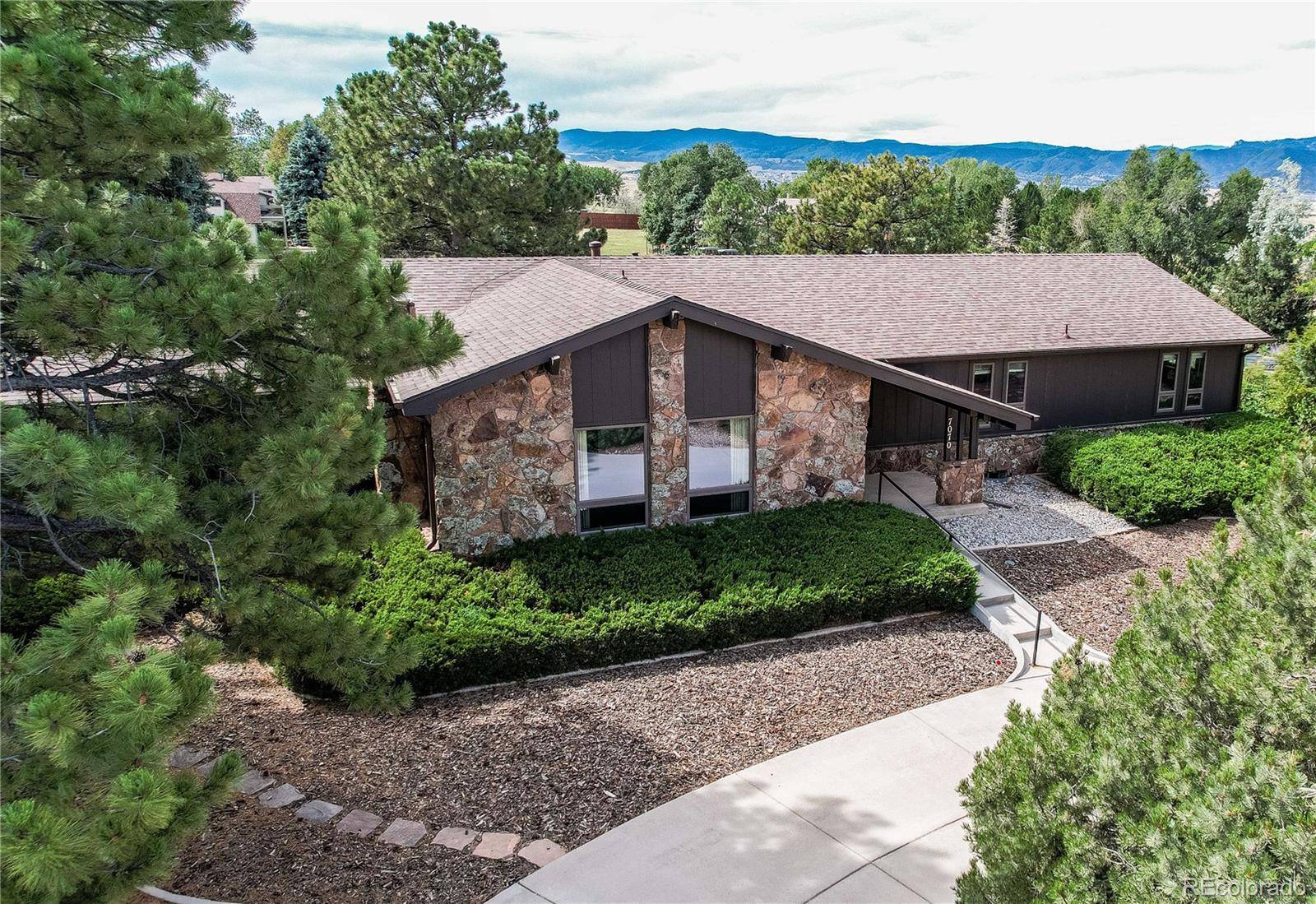 7070 W Pineview DR, Littleton, CO 80125
