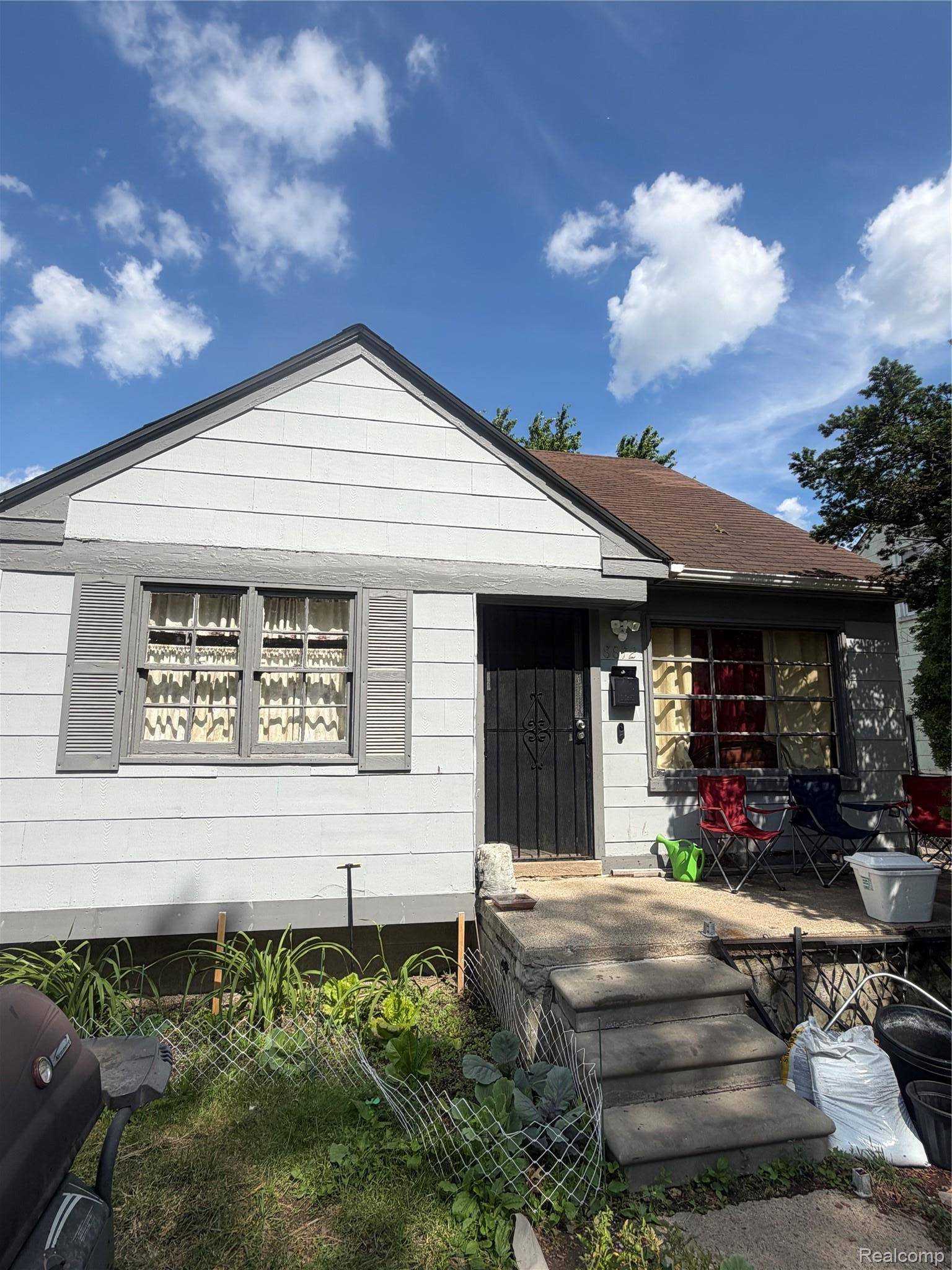 8872 Trinity ST, Detroit, MI 48228