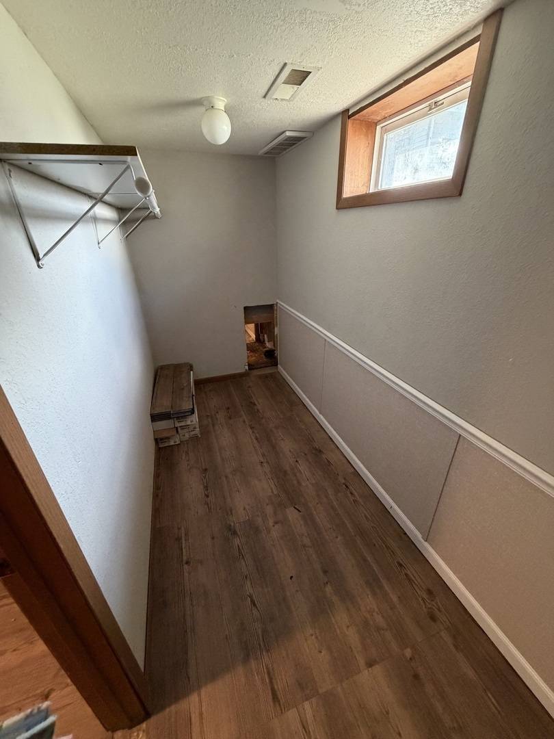 1427 Prospect AVE, Clinton, IA 52732