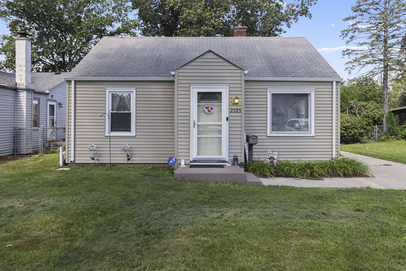 2223 Van Wie AVE, Rockford, IL 61103