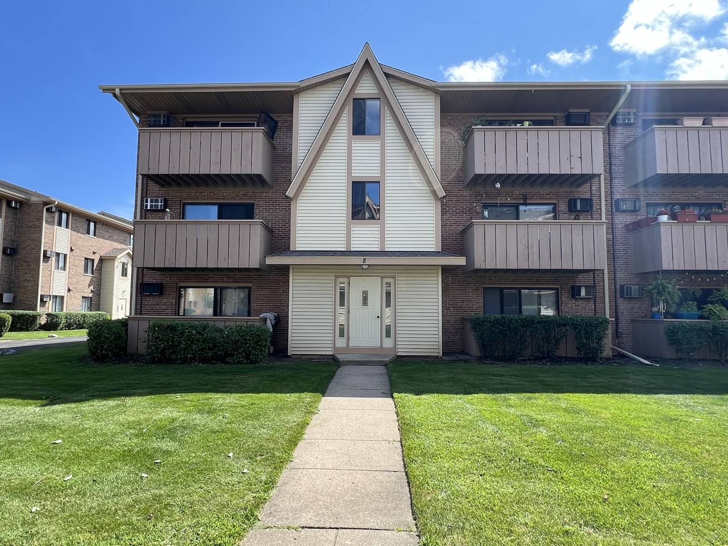 8 Echo CT #2, Vernon Hills, IL 60061