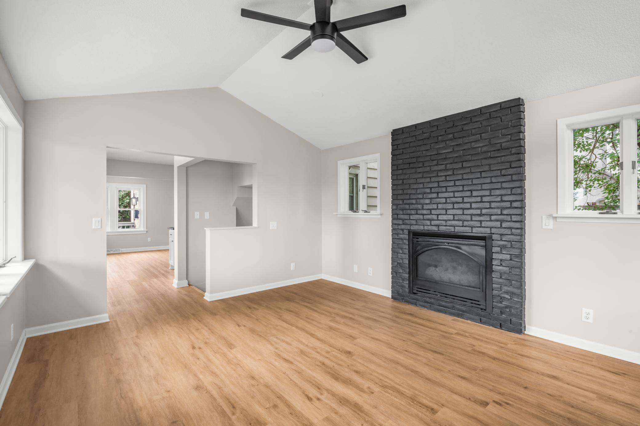 756 Mcknight RD N, Maplewood, MN 55119
