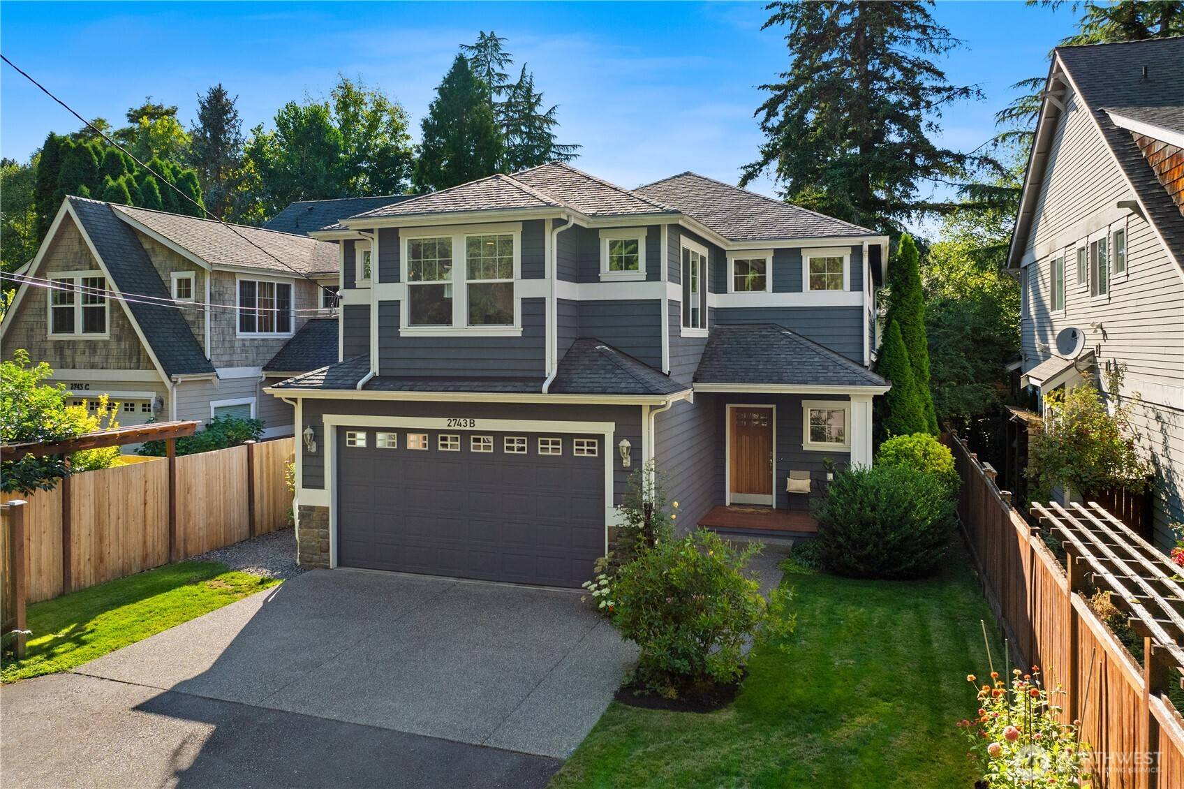 2743 NE 103rd ST, Seattle, WA 98125