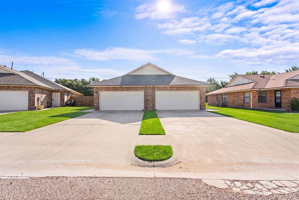 110 Barrett PL #108 & 110, Edmond, OK 73003