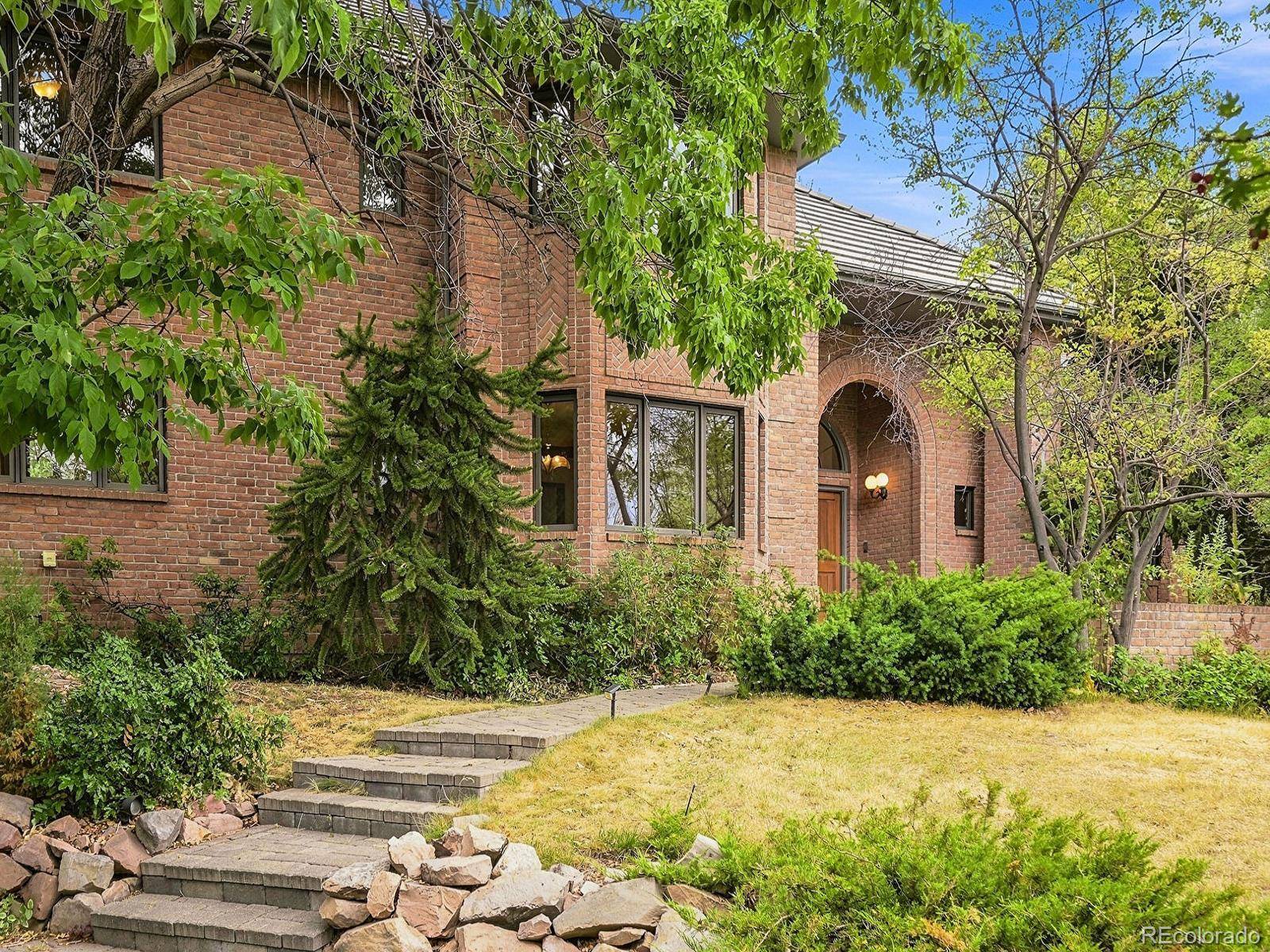 26 Red Fox LN, Littleton, CO 80127