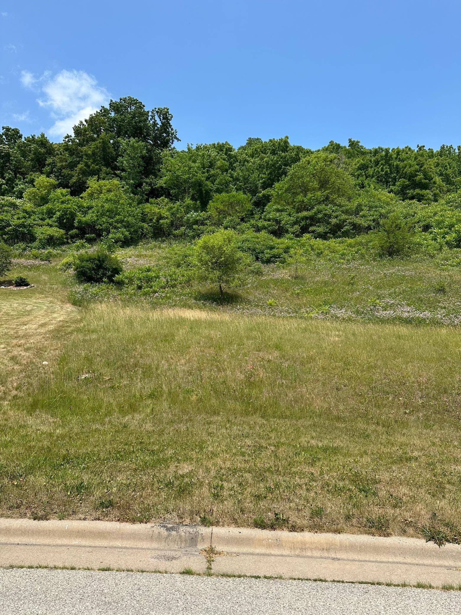 612 13th ST N, La Crescent, MN 55947