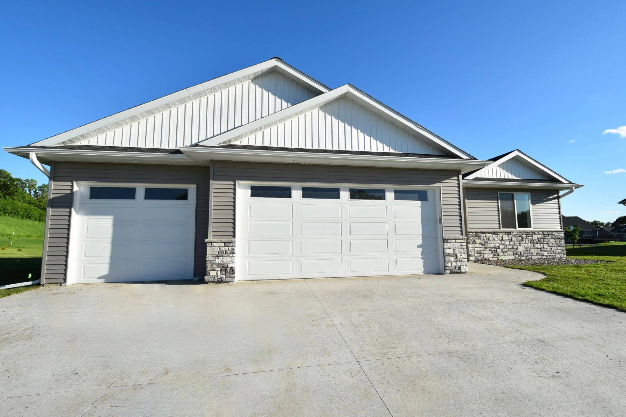 323 Limestone RD, Cannon Falls, MN 55009