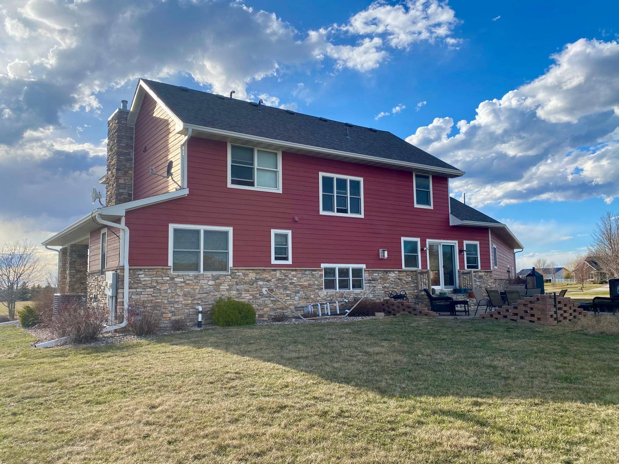 751 S 12th ST, Bird Island, MN 55310