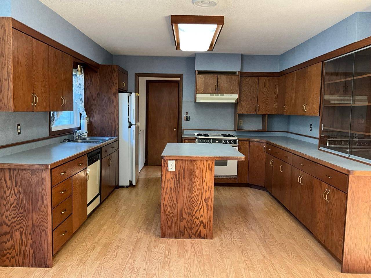 1207 N Mckay AVE NE, Alexandria, MN 56308