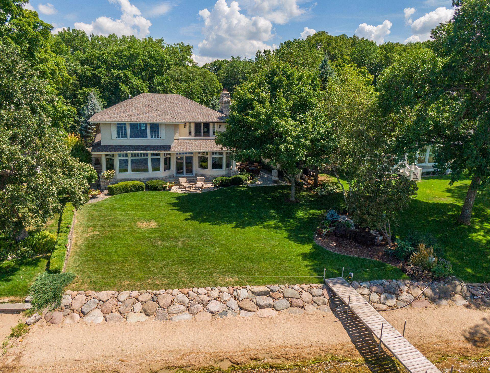 4520 Linwood LN, Deephaven, MN 55331