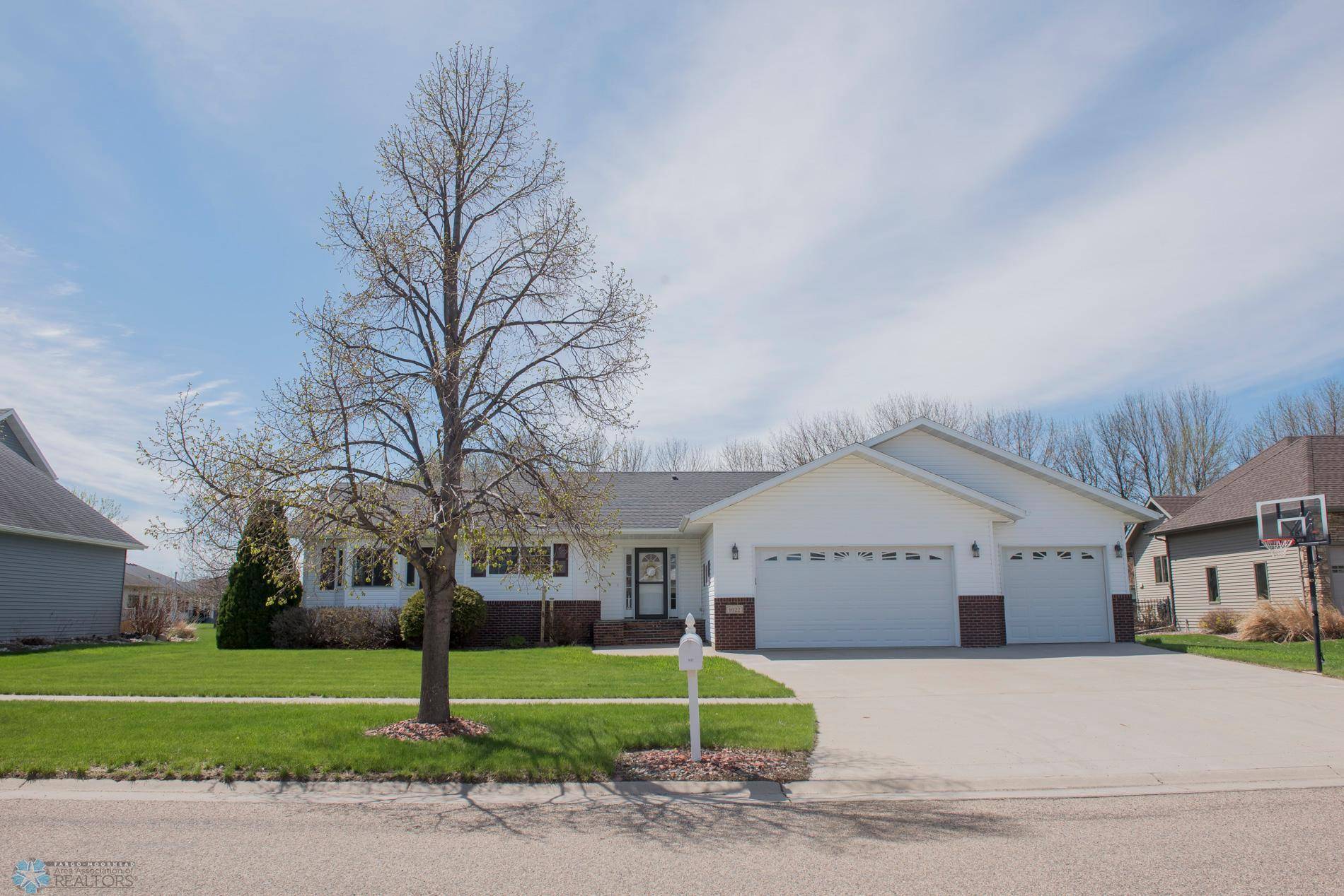 1022 Morningside CT, Casselton, ND 58012