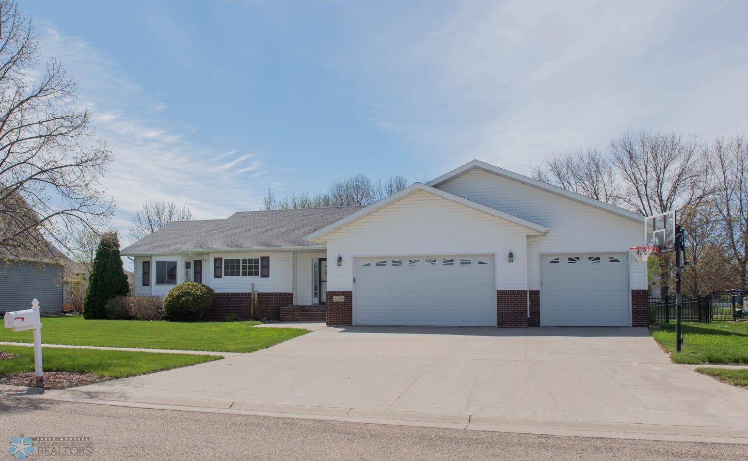 1022 Morningside CT, Casselton, ND 58012