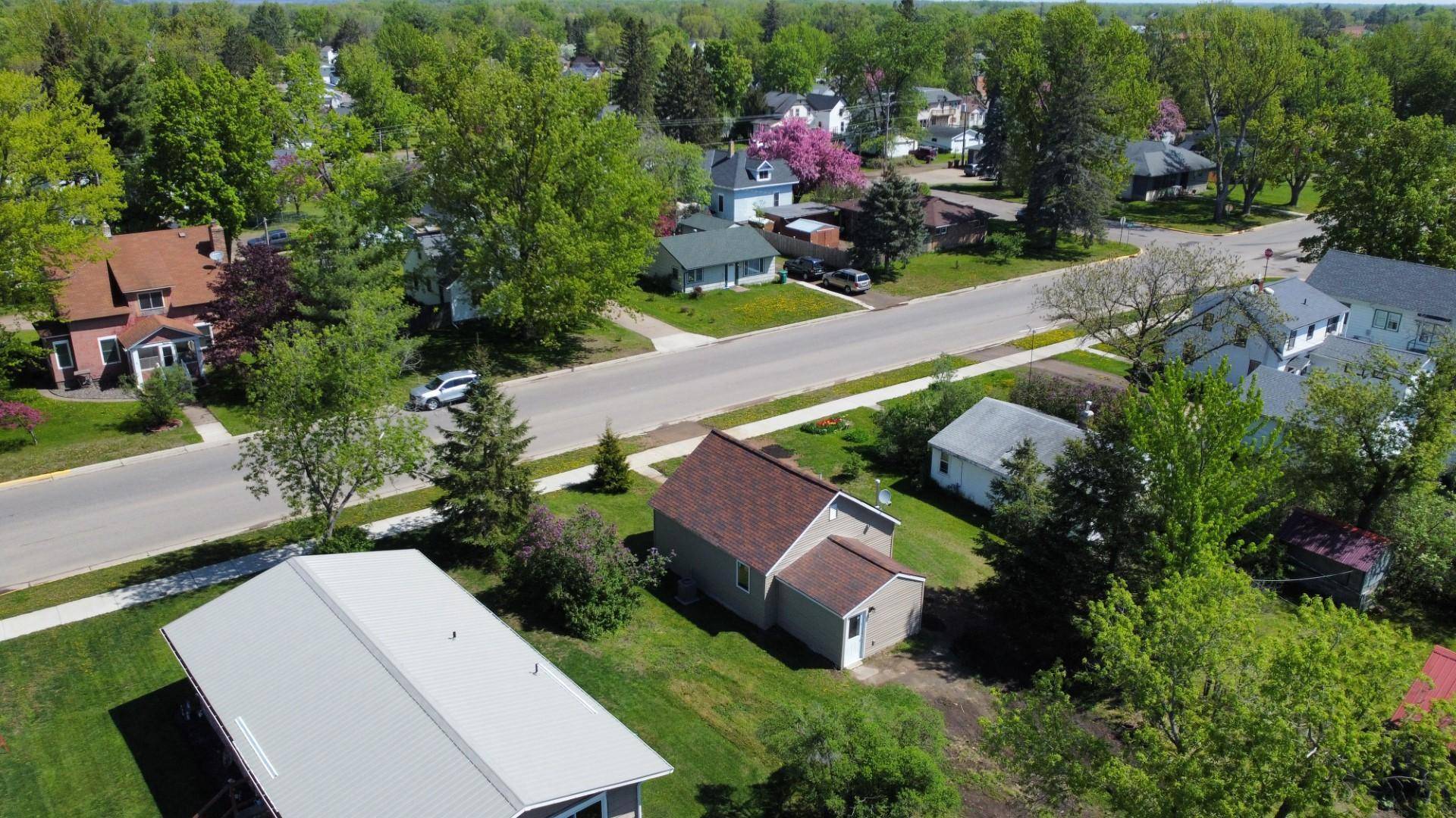 517 1st ST NW, Aitkin, MN 56431