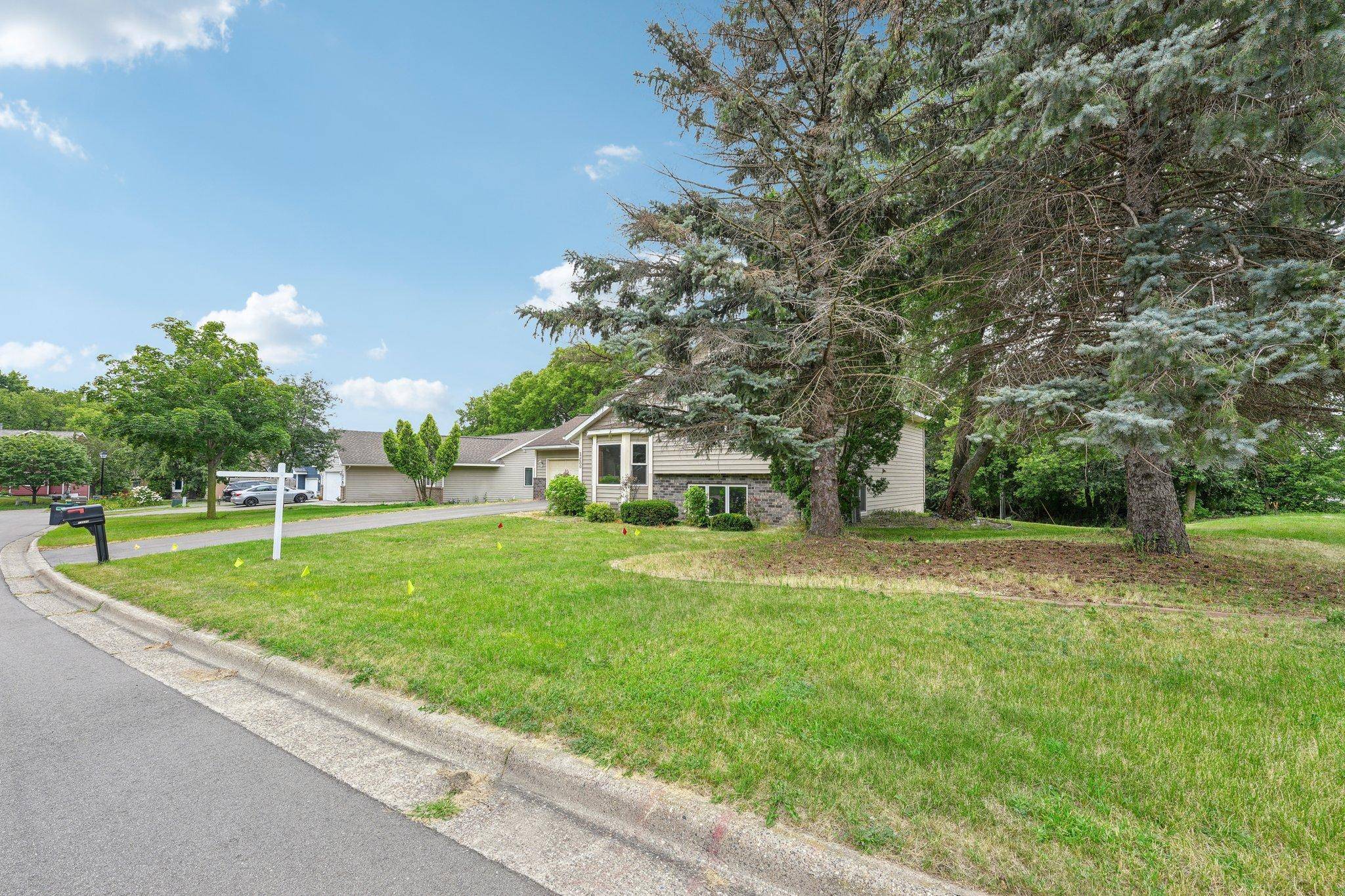 13600 Bryant PL S, Burnsville, MN 55337