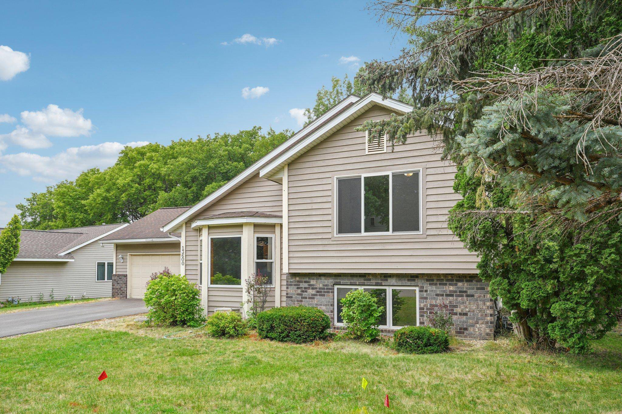 13600 Bryant PL S, Burnsville, MN 55337