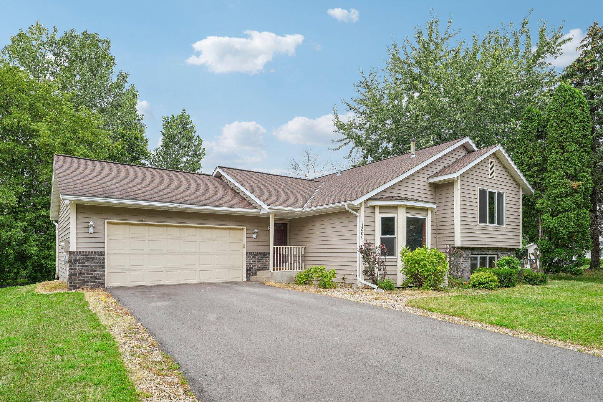 13600 Bryant PL S, Burnsville, MN 55337