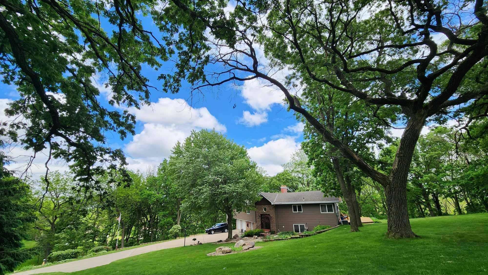 21795 Douglas AVE, Albert Lea, MN 56007
