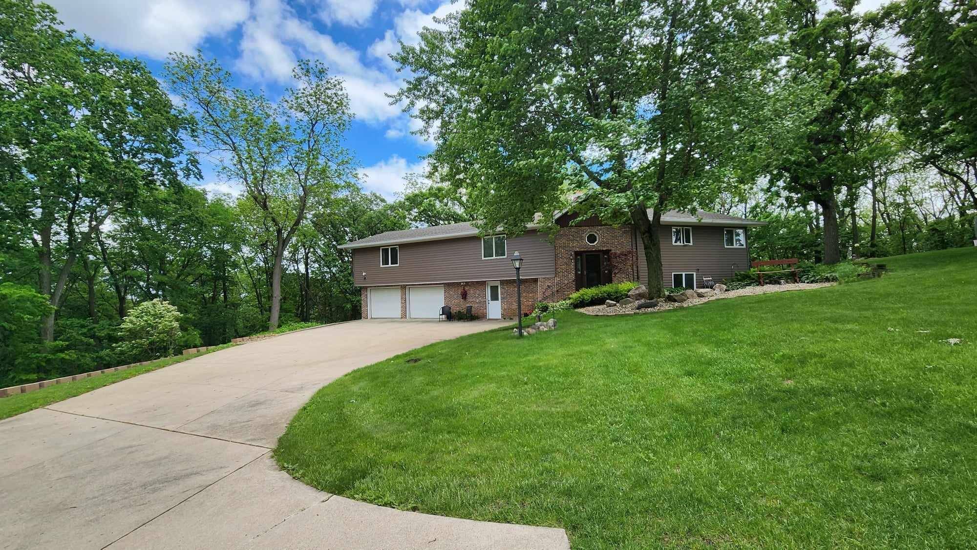 21795 Douglas AVE, Albert Lea, MN 56007