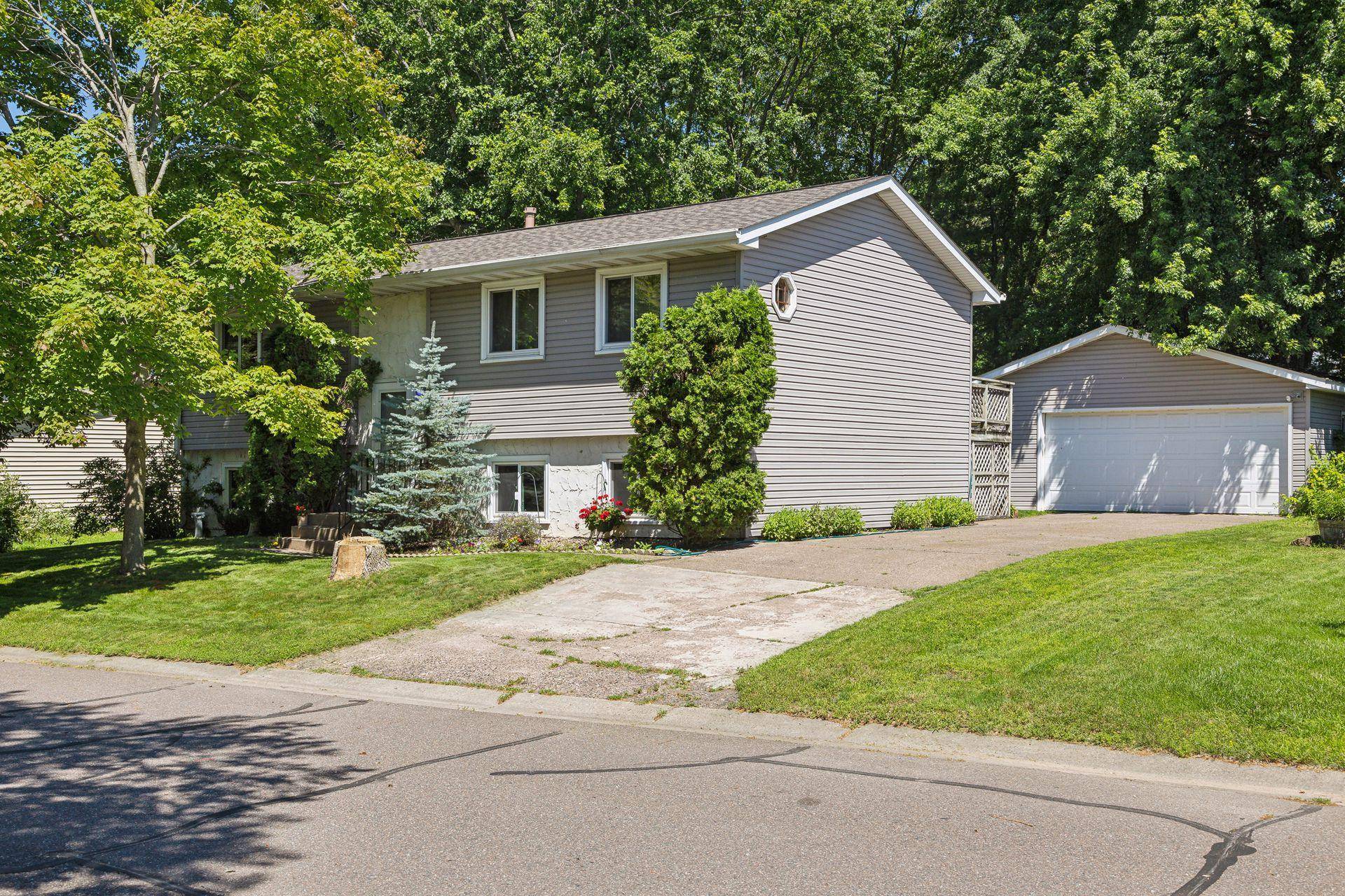 1984 Robin LN N, Centerville, MN 55038