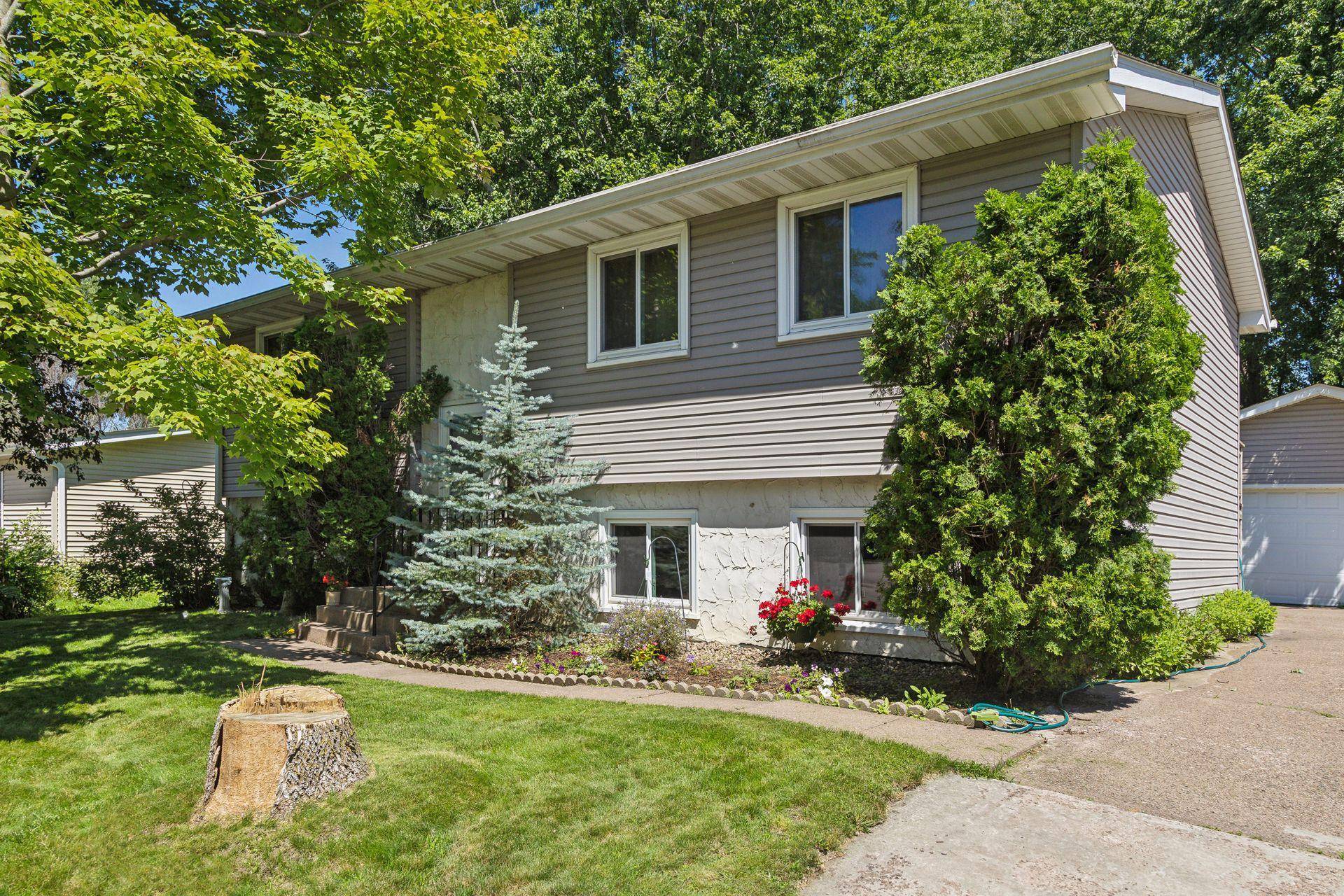 1984 Robin LN N, Centerville, MN 55038