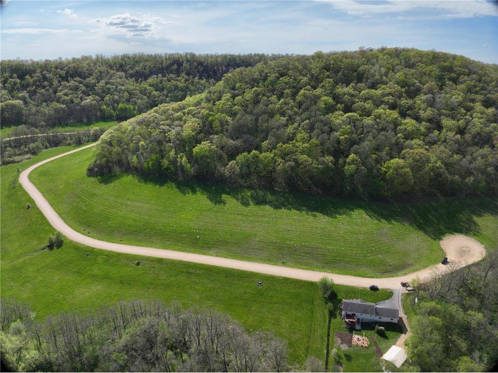 S1520 Shawnee DR, Alma, WI 54610
