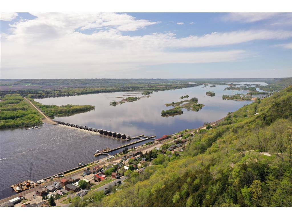 S1520 Shawnee DR, Alma, WI 54610