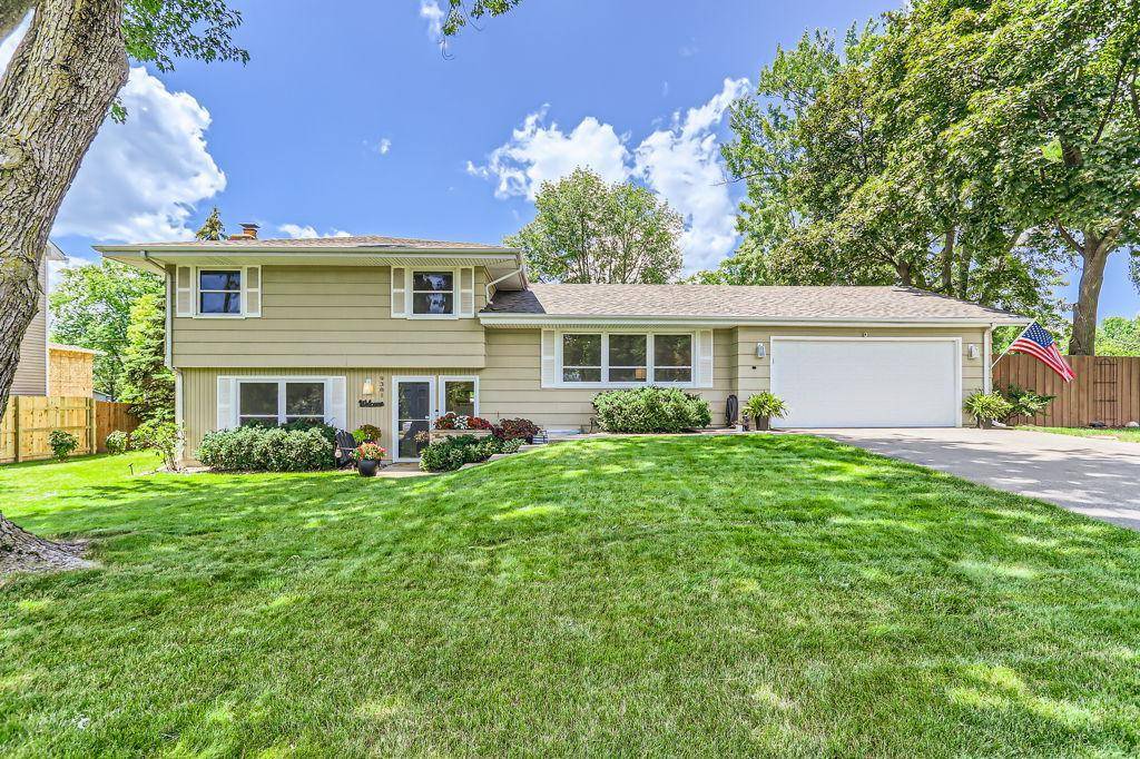 9381 Revere LN N, Maple Grove, MN 55369