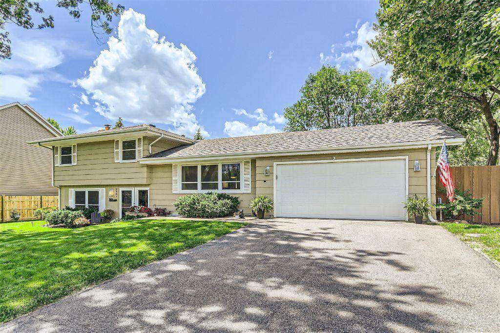 9381 Revere LN N, Maple Grove, MN 55369
