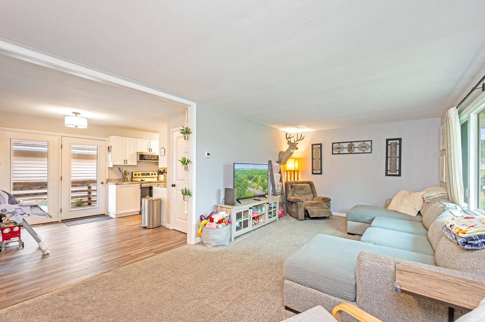 320 N Sailor ST, Blue Earth, MN 56013