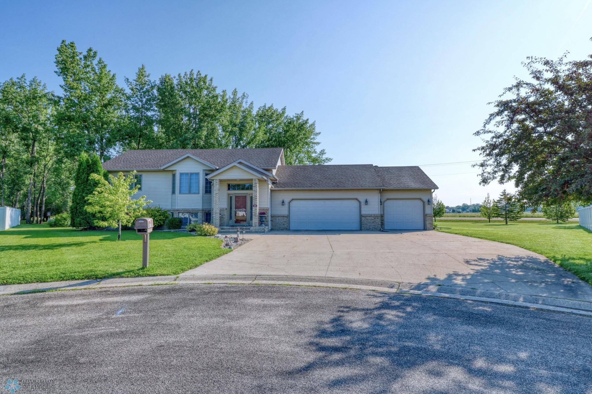 404 12th ST SE, Barnesville, MN 56514