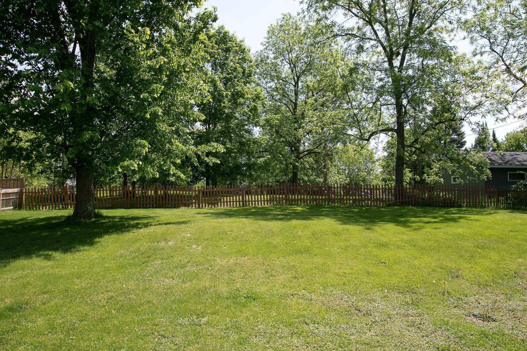 107 Douglas AVE N, Braham, MN 55006