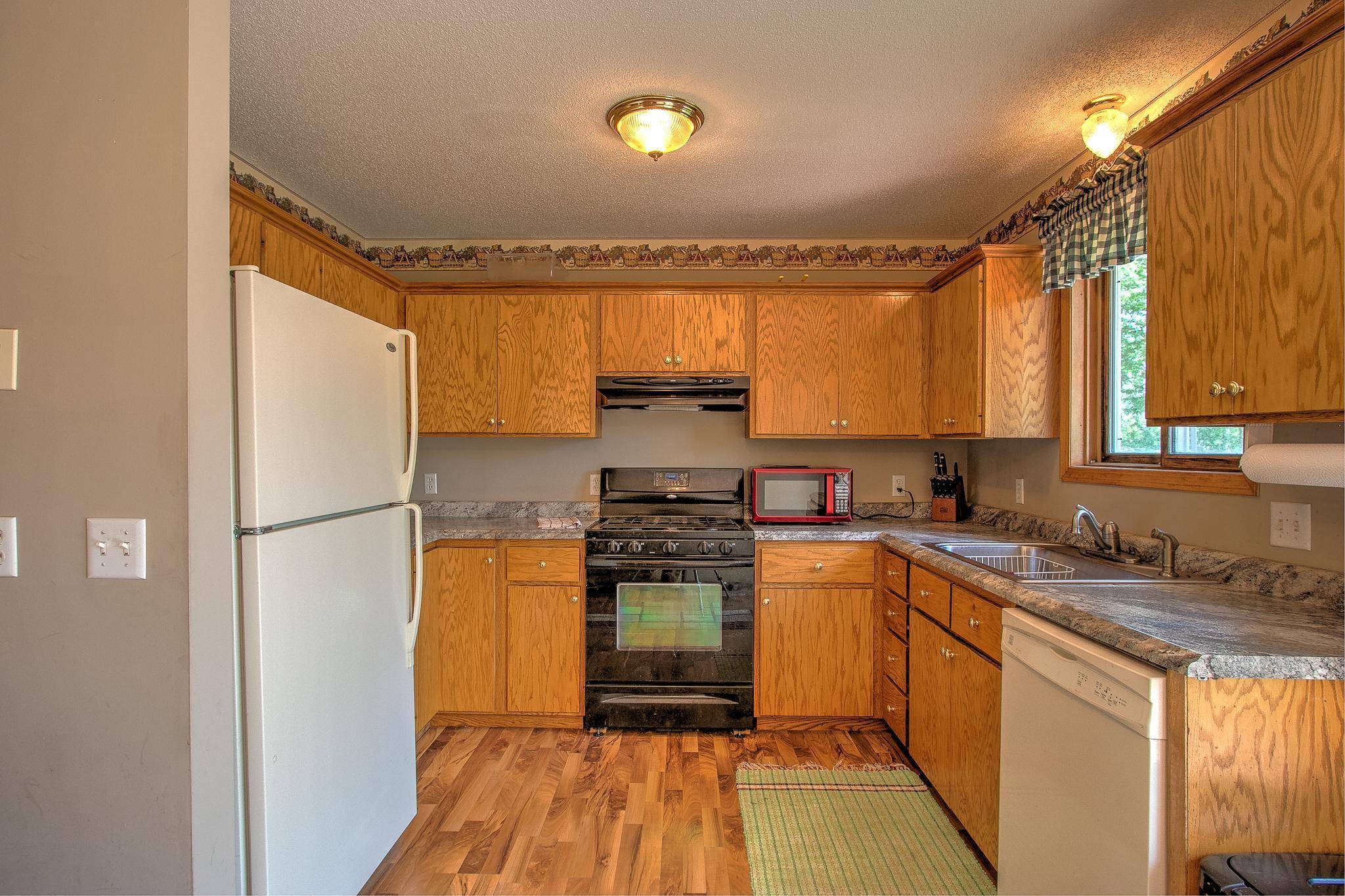 107 Douglas AVE N, Braham, MN 55006