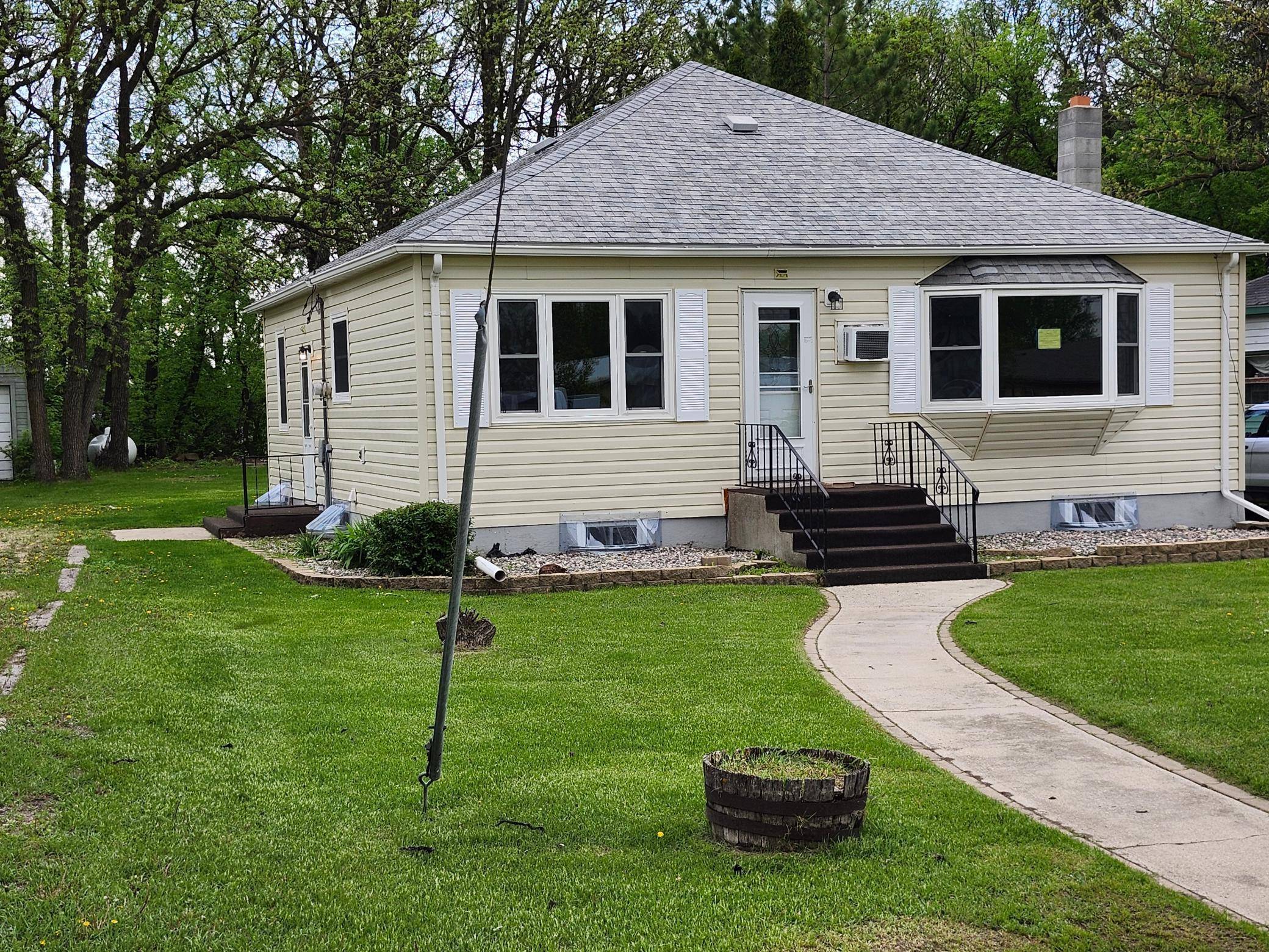 105 Atlantic AVE E, Badger, MN 56714