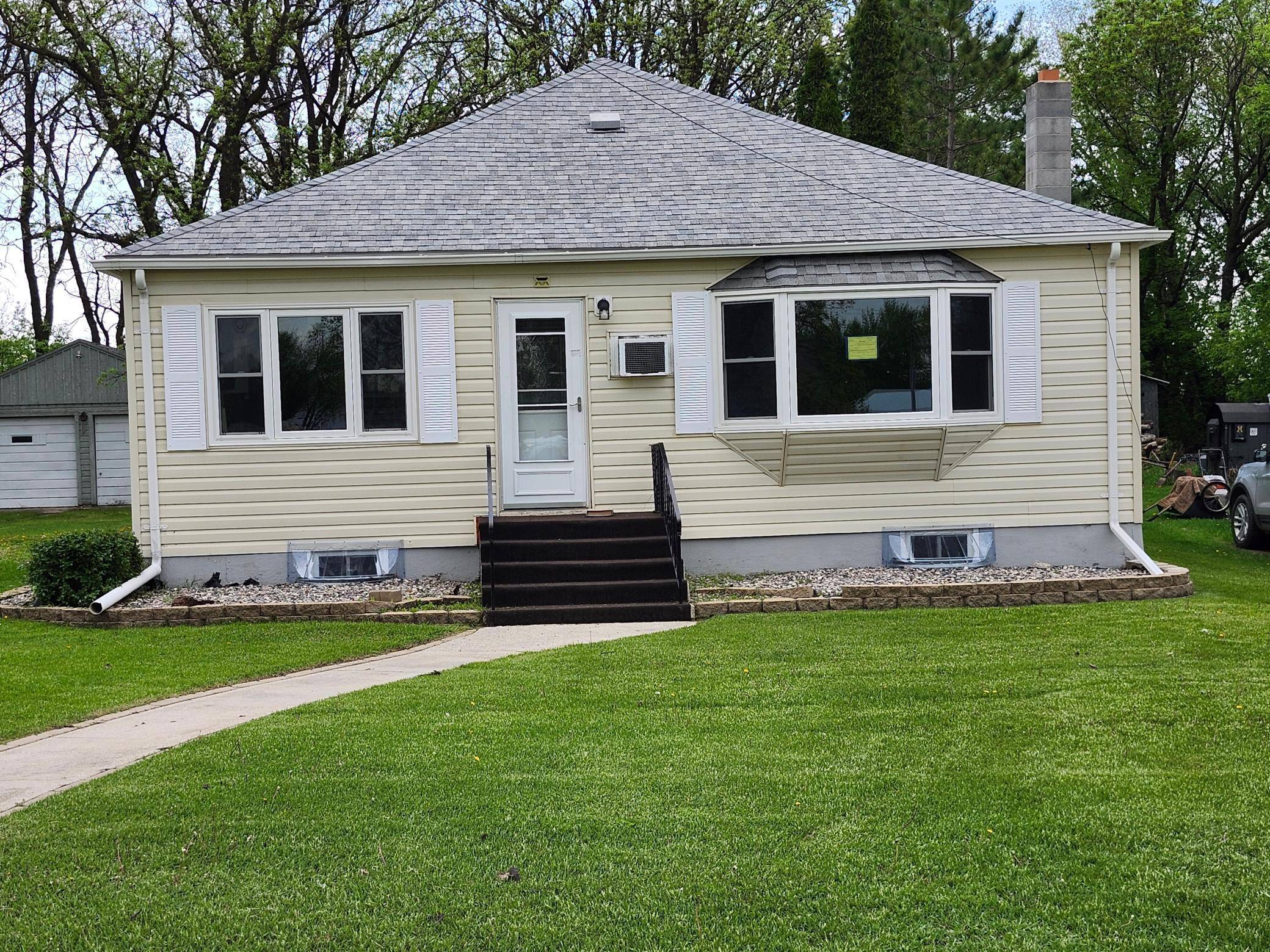 105 Atlantic AVE E, Badger, MN 56714