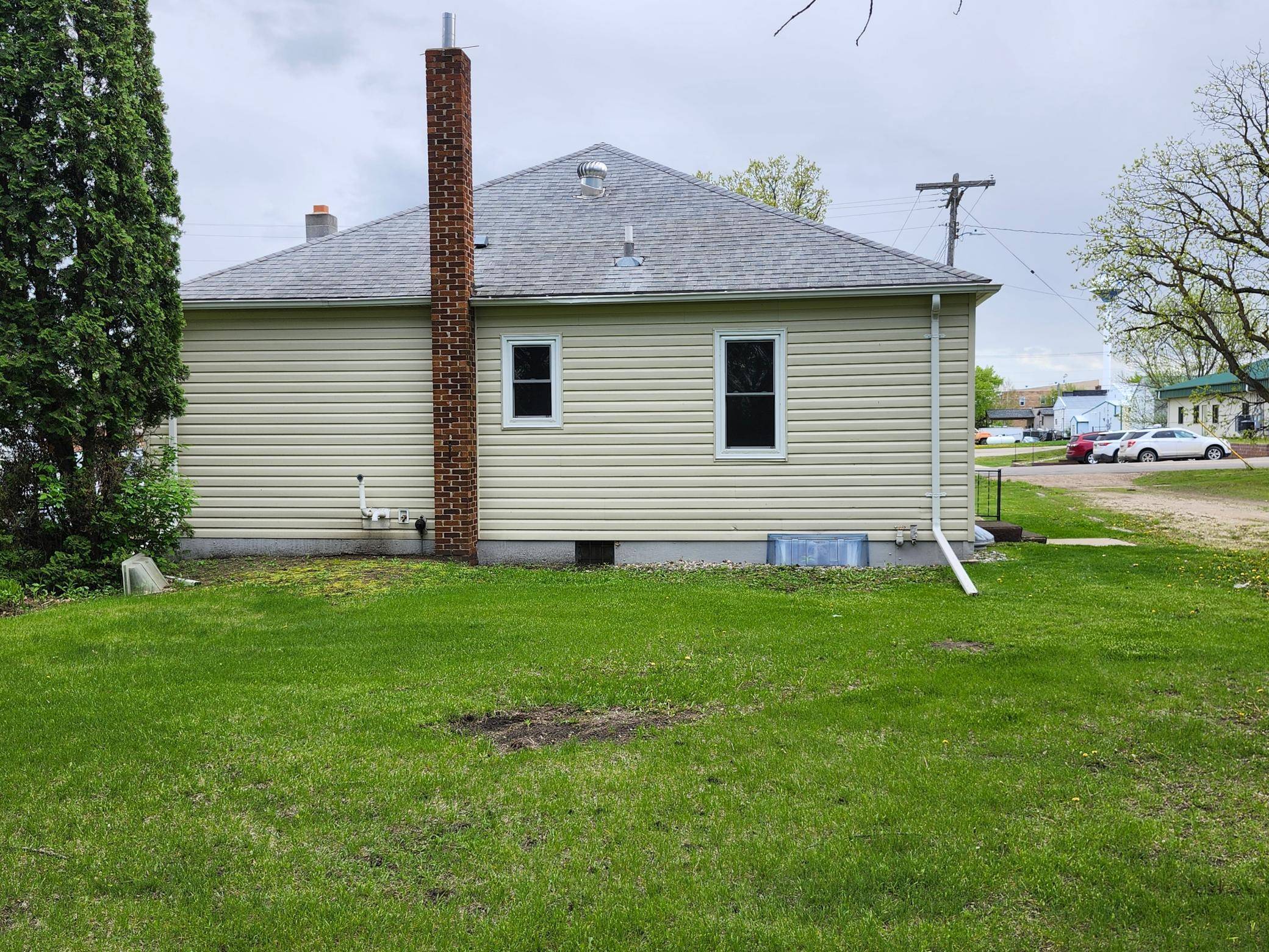 105 Atlantic AVE E, Badger, MN 56714
