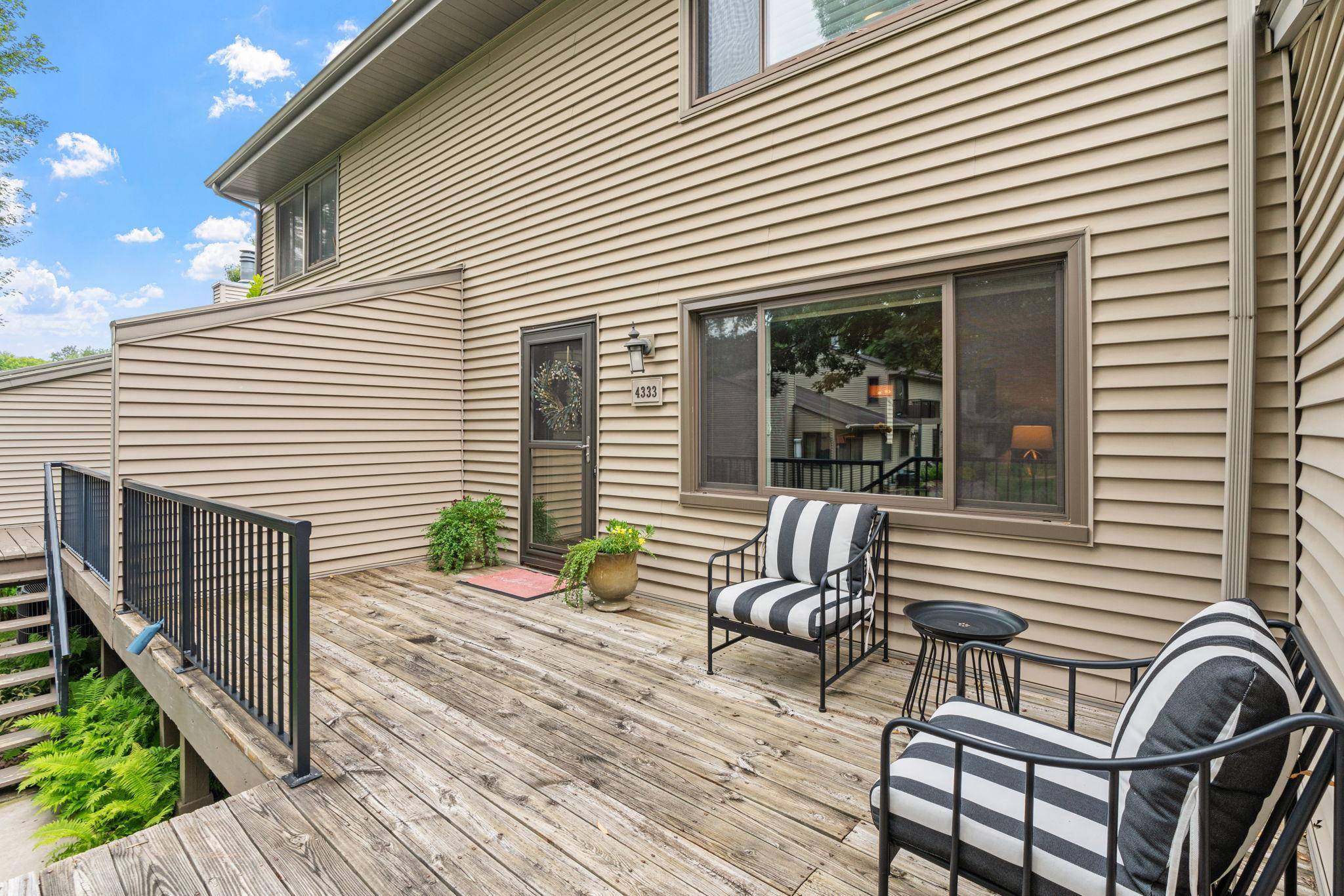 4333 Arden View CT, Arden Hills, MN 55112
