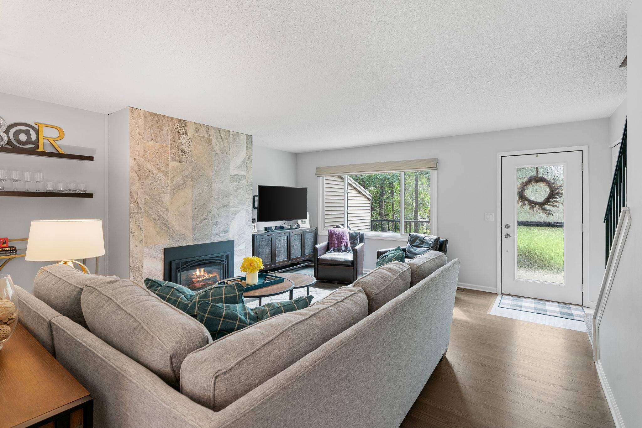 4333 Arden View CT, Arden Hills, MN 55112